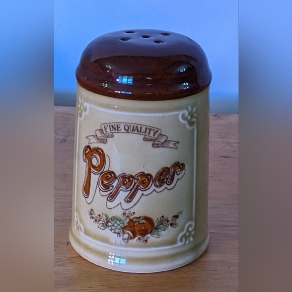 Vintage Asake Ceramic Mid Century pepper shaker, T10MIS - Picture 1 of 4